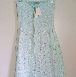 Collection Eighteen Daisy eyelet smocked mini tube dress women's size M/L